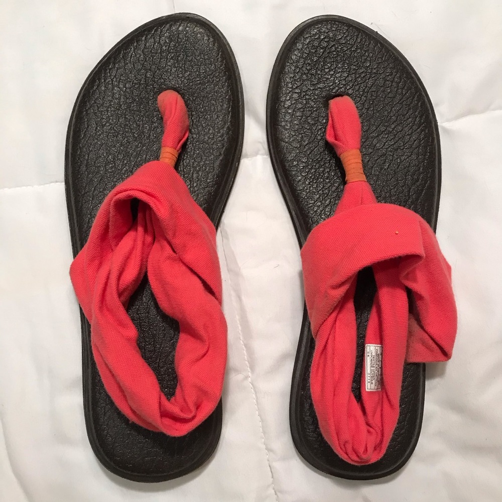 Barely worn Sanuk Yoga Sling Sandals